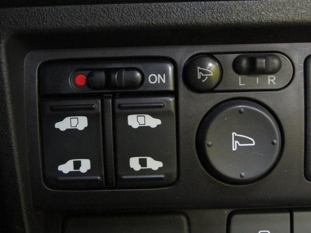 フリードハイブリッド ジャストセレクション 両側オートスライド ハーフレザーシート(21枚目)