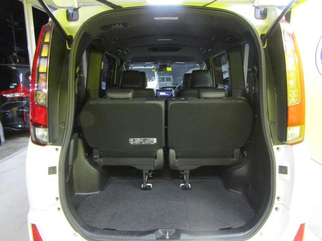 ノア ハイブリッドＳｉ　ダブルバイビー　両側オートスライド　ブレーキサポート（18枚目）