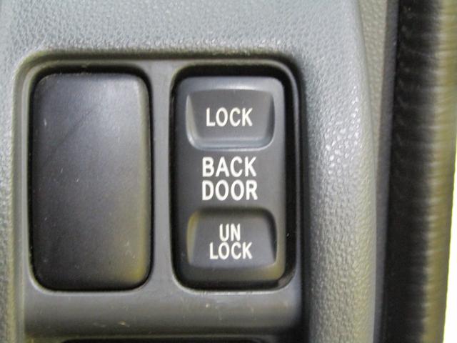 ハイゼットカーゴ ２シーター　フルタイム４ＷＤ　エアコン　パワステ（18枚目）