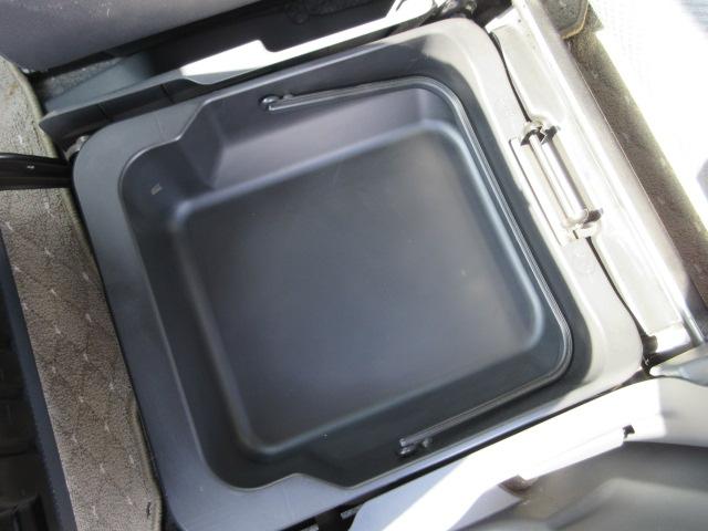ＦＡ　社外ＣＤデッキ　ＡＵＸ付　キーレスキー　ベンチシート　後期型　電格ミラー　エコモード　荷室フラット　ヘッドライトレベライザー(52枚目)