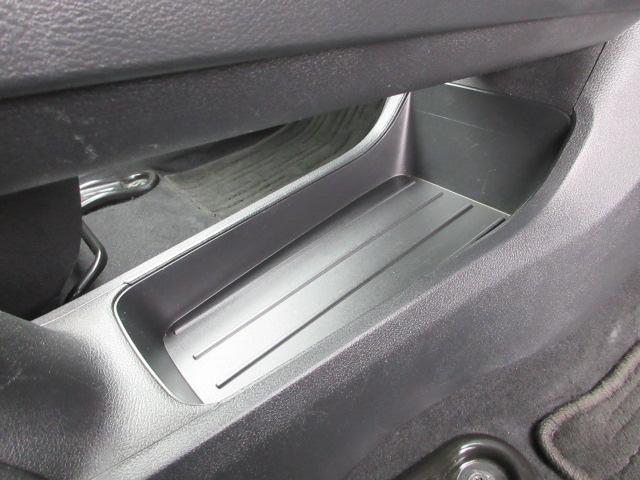ノート Ｓ　車検２年付き　レンタカーアップ　禁煙車　ブレーキサポート　車線逸脱警報　標識認識機能　メモリーナビ　Ｂｌｕｅｔｏｏｔｈ　全周囲カメラ　ＥＴＣ　クリアランスソナー　スマートルームミラー（34枚目）
