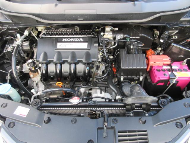 インサイト Ｇ　車検２年付き　ギャザズＣＤデッキ　ＡＵＸ付　キーレスキー　アイドリングストップ　電動コーナーポール　ヘッドライトレベライザー　荷室フラット（8枚目）
