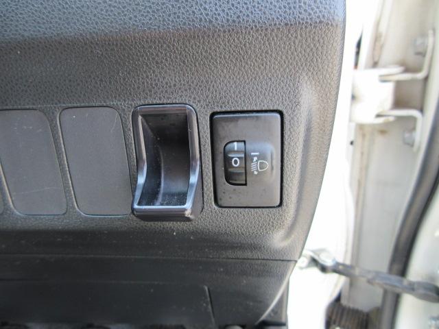 ミラ ＴＸ　車検２年付き　５ＭＴシフト　１オーナー車　ＣＤデッキ　ＡＵＸ・ＵＳＢ　キーレスキー　ヘッドライトレベライザー　荷室フラット（11枚目）