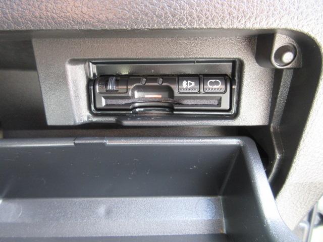 セレナ ２０Ｘ　車検２年付き　ＳＤナビ　Ｂｌｕｅｔｏｏｔｈ　フルセグＴＶ　バックカメラ　ＥＴＣ　クルーズコントロール　左電動スライドドア　アイドリングストップ　オートヘッドライト（10枚目）