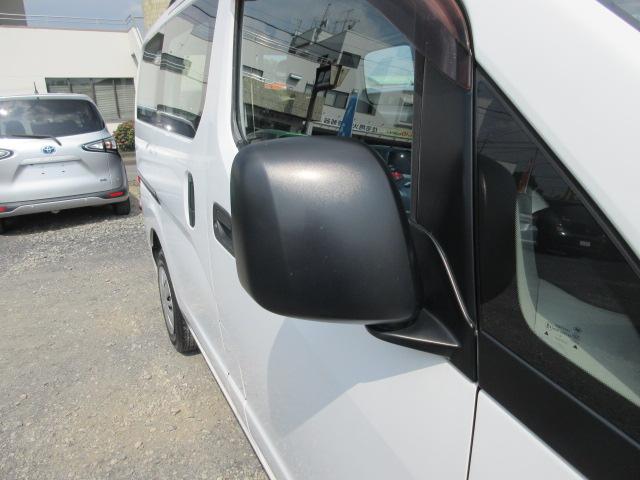 ＮＶ２００バネットバン ＧＸ　車検１年付き　ＡＭ・ＦＭラジオ　ＥＴＣ　キーレスキー　スペアキー　リヤアンダーミラー　ルーフキャリア　ヘッドライトレベライザー（53枚目）