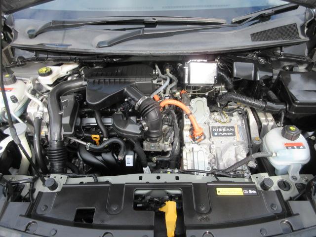 ノート Ｓ　車検２年付き　レンタカーアップ　ブレーキサポート　車線逸脱警報　先行車発進警報　標識認識機能　スマートルームミラー　電動パーキング　メモリーナビ　Ｂｌｕｅｔｏｏｔｈ　全周囲カメラ　ＥＴＣ（8枚目）