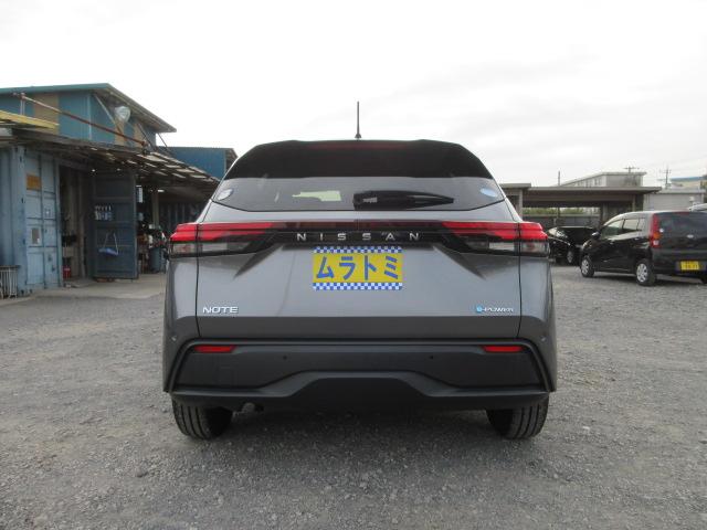 ノート Ｓ　車検２年付き　レンタカーアップ　ブレーキサポート　車線逸脱警報　先行車発進警報　標識認識機能　クルコン　メモリナビ　Ｂｌｕｅｔｏｏｔｈ　全周囲カメラ　スマートルームミラー　電動パーキング（4枚目）