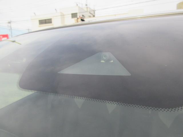 ノート Ｓ　車検２年付き　レンタカーアップ　ブレーキサポート　車線逸脱警報　先行車発進警報　標識認識機能　クルコン　メモリナビ　Ｂｌｕｅｔｏｏｔｈ　全周囲カメラ　スマートルームミラー　電動パーキング（9枚目）