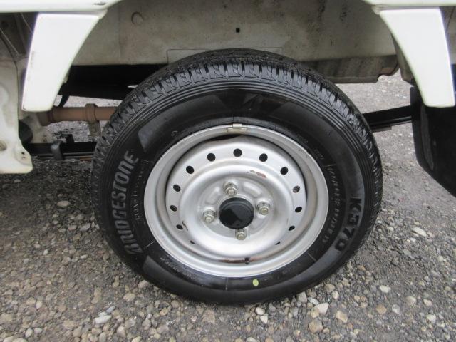 キャリイトラック ＫＣエアコン・パワステ　車検２年付き　５ＭＴシフト　切替４ＷＤ　三方開　ＡＭ・ＦＭラジオ　タイミングチェーン（19枚目）