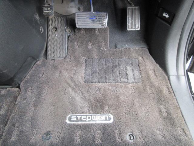 ステップワゴンスパーダ Ｚ　クールスピリット　車検２年付き　８人　後期型　メモリーナビ　ワンセグＴＶ　バックカメラ　ＥＴＣ　両側電動スライドドア　ハーフレザー　純正１７インチアルミホイール　アイドリングストップ　クルーズコントロール（26枚目）