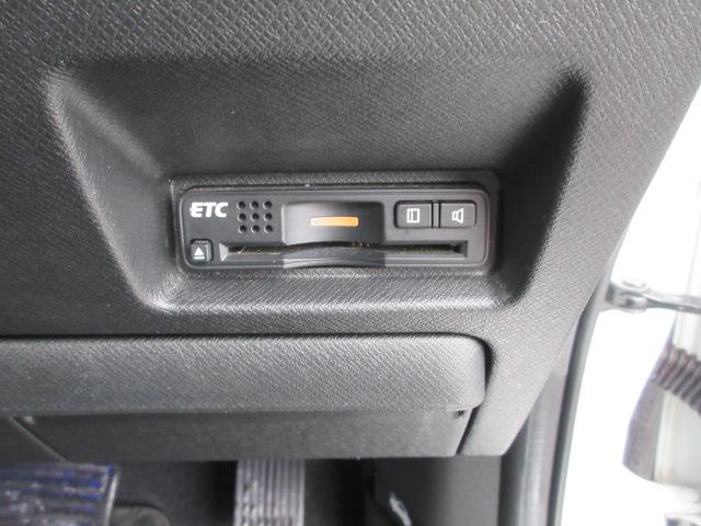 ステップワゴンスパーダ Ｚ　クールスピリット　８人　後期型　大画面メモリーナビ　フルセグＴＶ　バックカメラ　ＥＴＣ　ハーフレザーシート　純正１７インチアルミホイール　両側電動スライドドア　サブウーファー　クルーズコントロール　パドルシフト（11枚目）