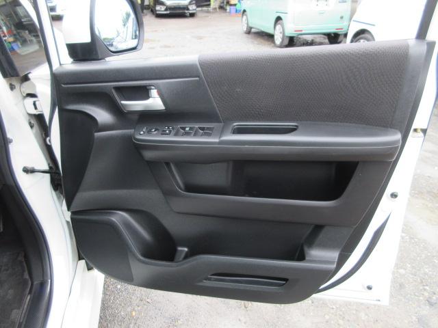 ステップワゴンスパーダ Ｚ　クールスピリット　８人　後期型　大画面メモリーナビ　フルセグＴＶ　バックカメラ　ＥＴＣ　ハーフレザーシート　純正１７インチアルミホイール　両側電動スライドドア　サブウーファー　クルーズコントロール　パドルシフト（25枚目）