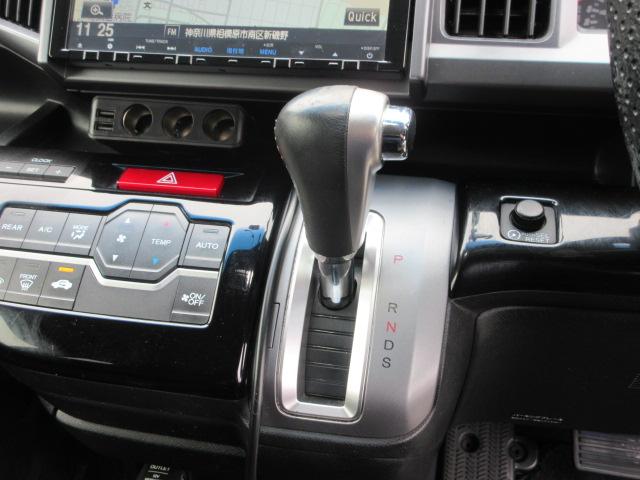 ステップワゴンスパーダ Ｚ　クールスピリット　８人　後期型　大画面メモリーナビ　フルセグＴＶ　バックカメラ　ＥＴＣ　ハーフレザーシート　純正１７インチアルミホイール　両側電動スライドドア　サブウーファー　クルーズコントロール　パドルシフト（29枚目）