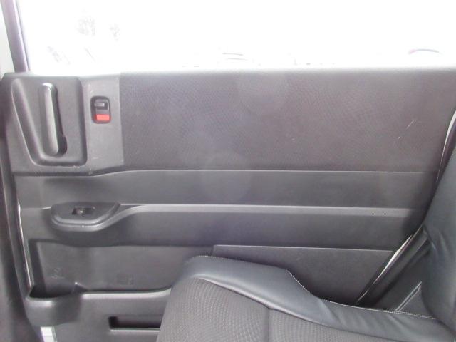 ステップワゴンスパーダ Ｚ　クールスピリット　８人　後期型　大画面メモリーナビ　フルセグＴＶ　バックカメラ　ＥＴＣ　ハーフレザーシート　純正１７インチアルミホイール　両側電動スライドドア　サブウーファー　クルーズコントロール　パドルシフト（39枚目）