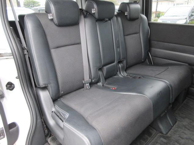 ステップワゴンスパーダ Ｚ　クールスピリット　８人　後期型　大画面メモリーナビ　フルセグＴＶ　バックカメラ　ＥＴＣ　ハーフレザーシート　純正１７インチアルミホイール　両側電動スライドドア　サブウーファー　クルーズコントロール　パドルシフト（40枚目）