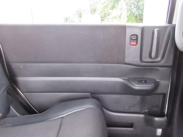 ステップワゴンスパーダ Ｚ　クールスピリット　８人　後期型　大画面メモリーナビ　フルセグＴＶ　バックカメラ　ＥＴＣ　ハーフレザーシート　純正１７インチアルミホイール　両側電動スライドドア　サブウーファー　クルーズコントロール　パドルシフト（48枚目）