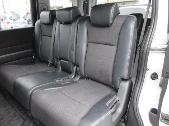 ステップワゴンスパーダ Ｚ　クールスピリット　８人　後期型　大画面メモリーナビ　フルセグＴＶ　バックカメラ　ＥＴＣ　ハーフレザーシート　純正１７インチアルミホイール　両側電動スライドドア　サブウーファー　クルーズコントロール　パドルシフト（50枚目）