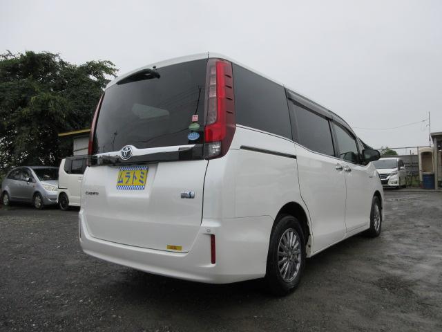 エスクァイア ハイブリッドGi 車検2年付き 7人 1オーナー 雹害 SDナビBluetoothフルセグTV バックカメラ ETC 革調シート シートヒーター 両側電動スライド クルーズコントロール 純正15インチアルミホイール(17枚目)