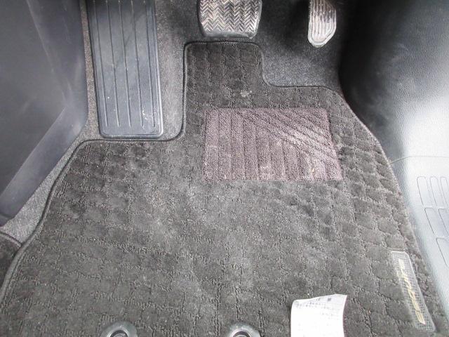 エスクァイア ハイブリッドGi 車検2年付き 7人 1オーナー 雹害 SDナビBluetoothフルセグTV バックカメラ ETC 革調シート シートヒーター 両側電動スライド クルーズコントロール 純正15インチアルミホイール(26枚目)