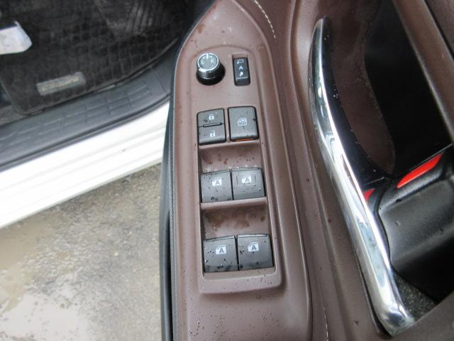 エスクァイア ハイブリッドGi 車検2年付き 7人 1オーナー 雹害 SDナビBluetoothフルセグTV バックカメラ ETC 革調シート シートヒーター 両側電動スライド クルーズコントロール 純正15インチアルミホイール(35枚目)