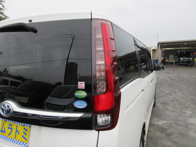 エスクァイア ハイブリッドGi 車検2年付き 7人 1オーナー 雹害 SDナビBluetoothフルセグTV バックカメラ ETC 革調シート シートヒーター 両側電動スライド クルーズコントロール 純正15インチアルミホイール(69枚目)