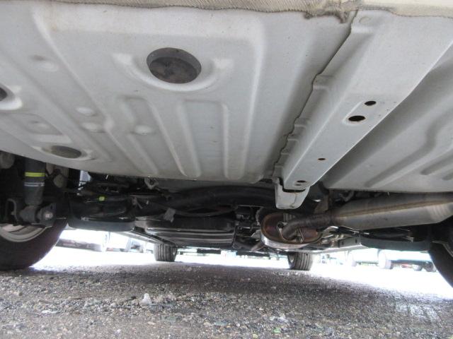 エスクァイア ハイブリッドGi 車検2年付き 7人 1オーナー 雹害 SDナビBluetoothフルセグTV バックカメラ ETC 革調シート シートヒーター 両側電動スライド クルーズコントロール 純正15インチアルミホイール(72枚目)