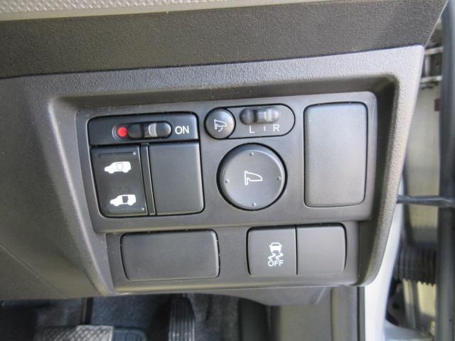 フリードハイブリッド ジャストセレクション 車検2年付き 雹害 6人 メモリーナビ ワンセグTV バックカメラ ETC クルーズコントロール 左電動スライドドア アイドリングストップ HIDオートヘッドライト(29枚目)