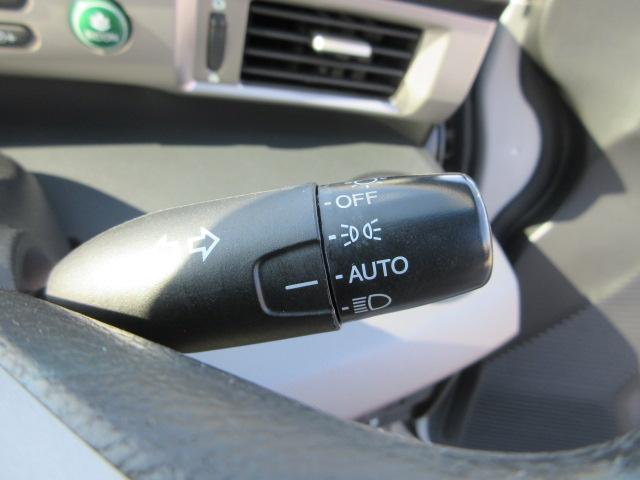 フリードハイブリッド ジャストセレクション 車検2年付き 雹害 6人 メモリーナビ ワンセグTV バックカメラ ETC クルーズコントロール 左電動スライドドア アイドリングストップ HIDオートヘッドライト(32枚目)