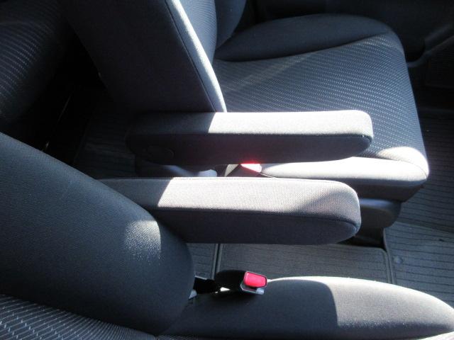 フリードハイブリッド ジャストセレクション 車検2年付き 雹害 6人 メモリーナビ ワンセグTV バックカメラ ETC クルーズコントロール 左電動スライドドア アイドリングストップ HIDオートヘッドライト(34枚目)