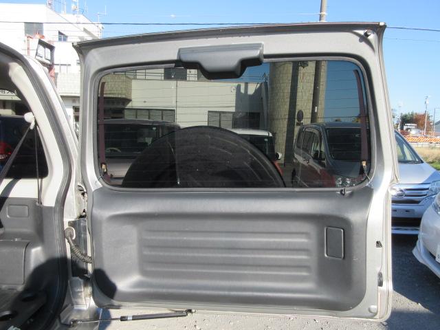 ジムニー ランドベンチャー　最終１０型　５ＭＴ　タニグチマフラー　ＲＡＹＳ１６インチアルミホイールＴＯＹＯオープンカントリーマッドタイヤ２２５／７５　２インチリフトアップ　前後ハーフバンパー　ガラスフィルム貼　ＭＯＭＯステア（41枚目）