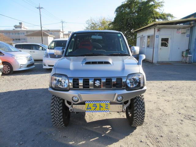 ジムニー ランドベンチャー　最終１０型　５ＭＴ　タニグチマフラー　ＲＡＹＳ１６インチアルミホイールＴＯＹＯオープンカントリーマッドタイヤ２２５／７５　２インチリフトアップ　前後ハーフバンパー　ガラスフィルム貼　ＭＯＭＯステア（61枚目）