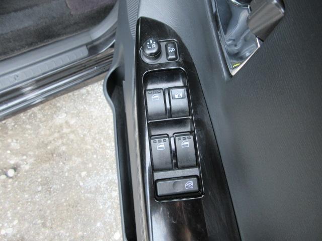 タント カスタムＲＳ　トップエディションＳＡ　車検２年付き　雹害　ターボ　ブレーキサポート　ＳＤナビ　ＢｌｕｅｔｏｏｔｈフルセグＴＶ　バックカメラ　ＥＴＣ　ガラスフィルム貼　両側電動スライドドア　ハーフレザーシート（32枚目）