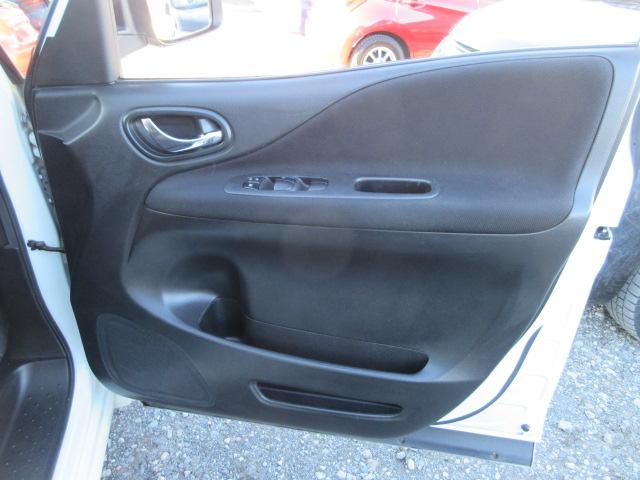 セレナ ハイウェイスター Vセレクション 車検2年付き 雹害 メモリーナビ BluetoothフルセグTV バックカメラ ETC 両側電動スライドドア 純正16インチアルミホイール クリアランスソナー クルーズコントロール(23枚目)