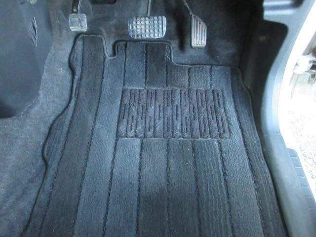 ムーヴキャンバス Ｇメイクアップリミテッド　ＳＡＩＩＩ　ツートンカラー　ブレーキサポート　車線逸脱警報　先行車発進警報　ＳＤナビ　ＢｌｕｅｔｏｏｔｈフルセグＴＶ　全周囲カメラ　ナビ連動ドラレコ　両側電動スライドドア　ＬＥＤオートヘッドライト　ＬＥＤフォグ（27枚目）