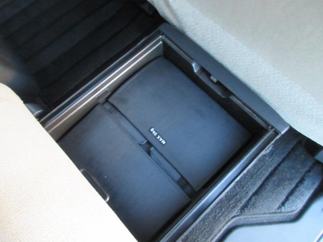 ムーヴキャンバス Ｇメイクアップリミテッド　ＳＡＩＩＩ　ツートンカラー　ブレーキサポート　車線逸脱警報　先行車発進警報　ＳＤナビ　ＢｌｕｅｔｏｏｔｈフルセグＴＶ　全周囲カメラ　ナビ連動ドラレコ　両側電動スライドドア　ＬＥＤオートヘッドライト　ＬＥＤフォグ（40枚目）