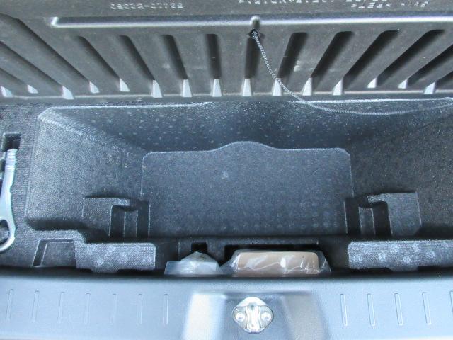 ムーヴキャンバス Ｇメイクアップリミテッド　ＳＡＩＩＩ　ツートンカラー　ブレーキサポート　車線逸脱警報　先行車発進警報　ＳＤナビ　ＢｌｕｅｔｏｏｔｈフルセグＴＶ　全周囲カメラ　ナビ連動ドラレコ　両側電動スライドドア　ＬＥＤオートヘッドライト　ＬＥＤフォグ（44枚目）