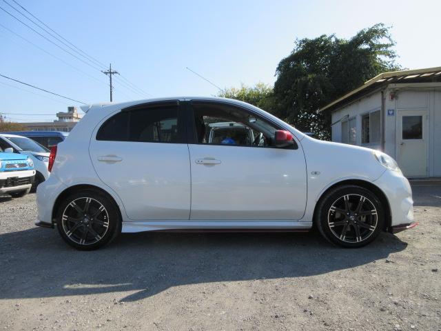 マーチ ニスモ　Ｓ　車検２年付き　５ＭＴシフト　オーテックマフラー　ＳＤナビ　フルセグＴＶ　ＥＴＣ　純正１６インチアルミホイール　ニスモ専用シート　オートヘッドライト　リヤフォグ（8枚目）