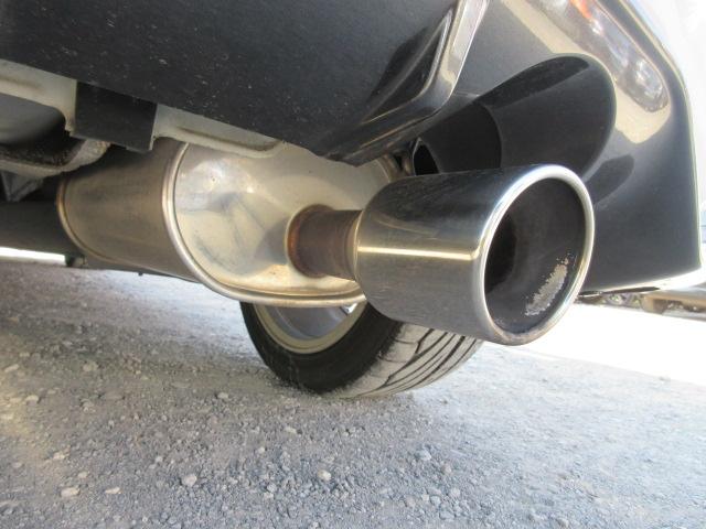 マーチ ニスモ　Ｓ　車検２年付き　５ＭＴシフト　オーテックマフラー　ＳＤナビ　フルセグＴＶ　ＥＴＣ　純正１６インチアルミホイール　ニスモ専用シート　オートヘッドライト　リヤフォグ（13枚目）