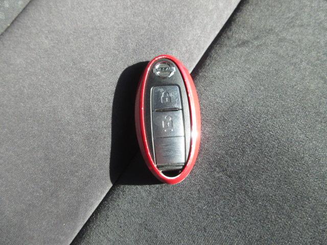 マーチ ニスモ　Ｓ　車検２年付き　５ＭＴシフト　オーテックマフラー　ＳＤナビ　フルセグＴＶ　ＥＴＣ　純正１６インチアルミホイール　ニスモ専用シート　オートヘッドライト　リヤフォグ（16枚目）