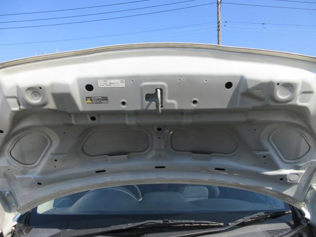 マーチ ニスモ　Ｓ　車検２年付き　５ＭＴシフト　オーテックマフラー　ＳＤナビ　フルセグＴＶ　ＥＴＣ　純正１６インチアルミホイール　ニスモ専用シート　オートヘッドライト　リヤフォグ（17枚目）