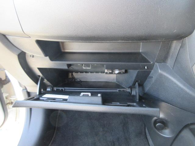 マーチ ニスモ　Ｓ　車検２年付き　５ＭＴシフト　オーテックマフラー　ＳＤナビ　フルセグＴＶ　ＥＴＣ　純正１６インチアルミホイール　ニスモ専用シート　オートヘッドライト　リヤフォグ（48枚目）