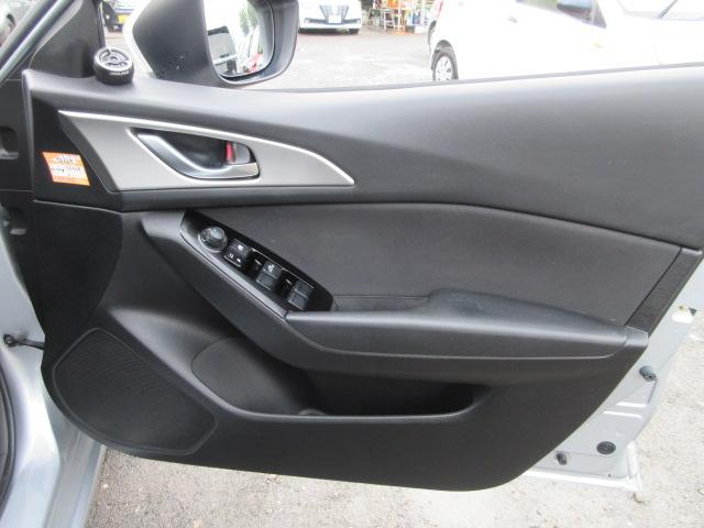 アクセラスポーツ １５ＸＤ　車検２年付き　後期型　ブレーキサポート　ディーゼルターボ　ＳＤナビ　ＢｌｕｅｔｏｏｔｈフルセグＴＶ　バックカメラ　ＥＴＣ　社外スピーカー＆ツィーター　純正１６インチアルミホイール（26枚目）