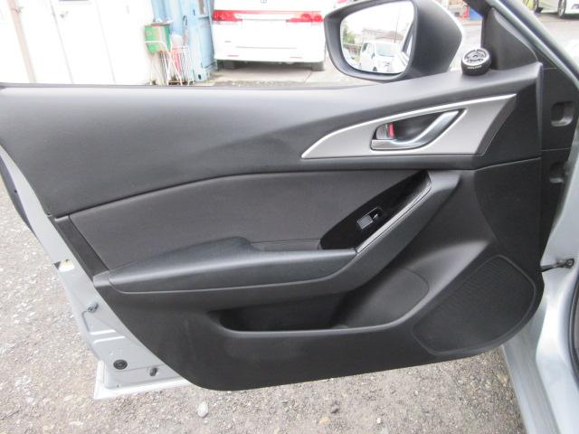 アクセラスポーツ １５ＸＤ　車検２年付き　後期型　ブレーキサポート　ディーゼルターボ　ＳＤナビ　ＢｌｕｅｔｏｏｔｈフルセグＴＶ　バックカメラ　ＥＴＣ　社外スピーカー＆ツィーター　純正１６インチアルミホイール（53枚目）