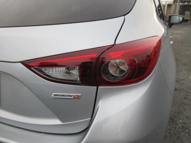 アクセラスポーツ １５ＸＤ　車検２年付き　後期型　ブレーキサポート　ディーゼルターボ　ＳＤナビ　ＢｌｕｅｔｏｏｔｈフルセグＴＶ　バックカメラ　ＥＴＣ　社外スピーカー＆ツィーター　純正１６インチアルミホイール（62枚目）