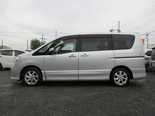 セレナ ハイウェイスター　車検２年付き　ＨＤＤナビ　フルセグＴＶ　バックカメラ　ＥＴＣ　アイドリングストップ　両側電動スライドドア　クルーズコントロール　純正１６インチアルミホイール　オートヘッドライト　フォグライト（9枚目）