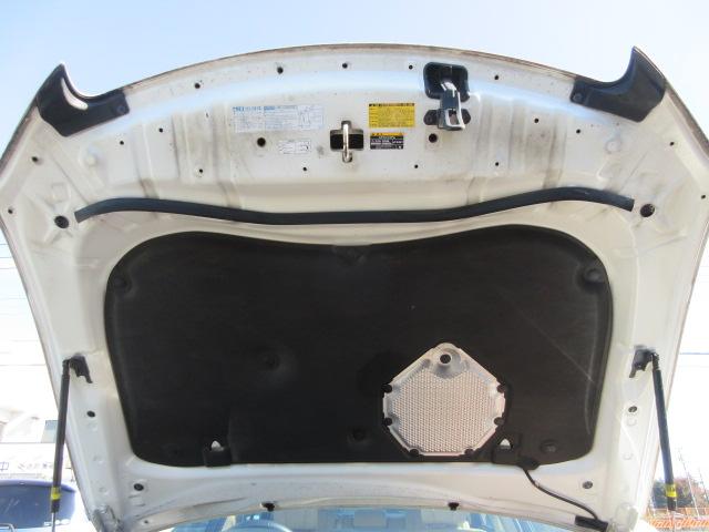 クラウンハイブリッド ロイヤルサルーン　車検２年付き　雹害　ＨＤＤナビ　ＢｌｕｅｔｏｏｔｈフルセグＴＶ　バックカメラ　ＥＴＣ　革電動シートヒーター＆クーラー　ＨＩＤオートヘッドライト　ＬＥＤフォグライト　純正１７インチアルミホイール（16枚目）