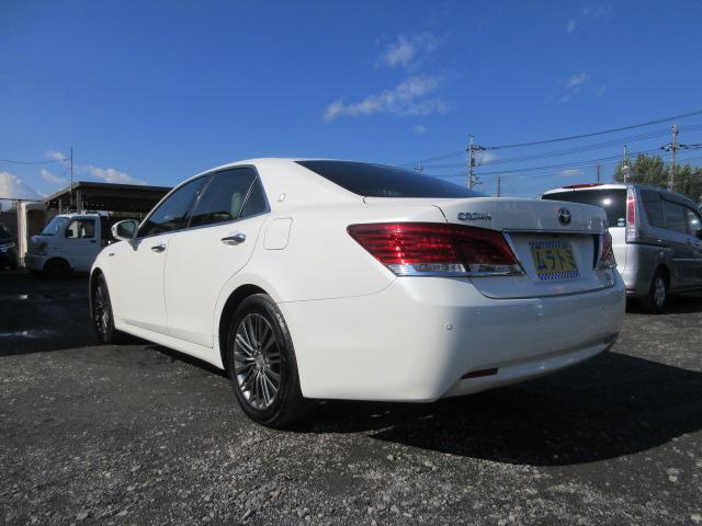 クラウンハイブリッド ロイヤルサルーン　車検２年付き　雹害　ＨＤＤナビ　ＢｌｕｅｔｏｏｔｈフルセグＴＶ　バックカメラ　ＥＴＣ　革電動シートヒーター＆クーラー　ＨＩＤオートヘッドライト　ＬＥＤフォグライト　純正１７インチアルミホイール（19枚目）