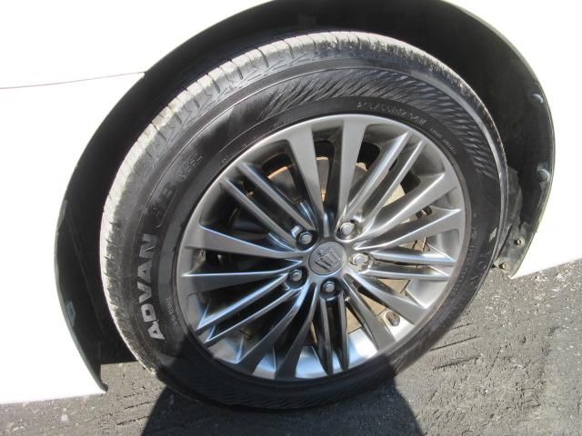 クラウンハイブリッド ロイヤルサルーン　車検２年付き　雹害　ＨＤＤナビ　ＢｌｕｅｔｏｏｔｈフルセグＴＶ　バックカメラ　ＥＴＣ　革電動シートヒーター＆クーラー　ＨＩＤオートヘッドライト　ＬＥＤフォグライト　純正１７インチアルミホイール（21枚目）