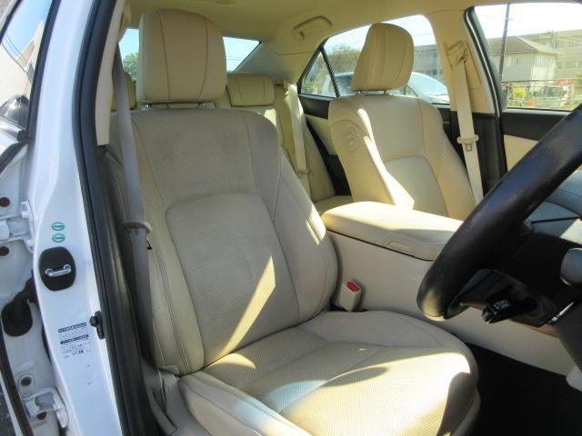 クラウンハイブリッド ロイヤルサルーン　車検２年付き　雹害　ＨＤＤナビ　ＢｌｕｅｔｏｏｔｈフルセグＴＶ　バックカメラ　ＥＴＣ　革電動シートヒーター＆クーラー　ＨＩＤオートヘッドライト　ＬＥＤフォグライト　純正１７インチアルミホイール（24枚目）