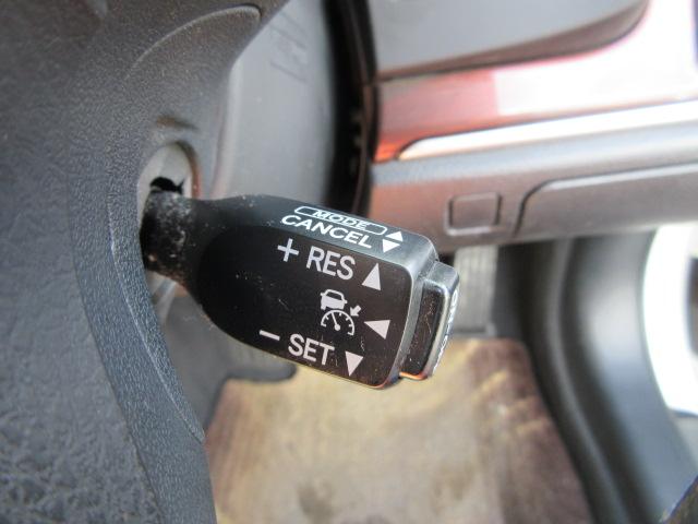 クラウンハイブリッド ロイヤルサルーン　車検２年付き　雹害　ＨＤＤナビ　ＢｌｕｅｔｏｏｔｈフルセグＴＶ　バックカメラ　ＥＴＣ　革電動シートヒーター＆クーラー　ＨＩＤオートヘッドライト　ＬＥＤフォグライト　純正１７インチアルミホイール（29枚目）